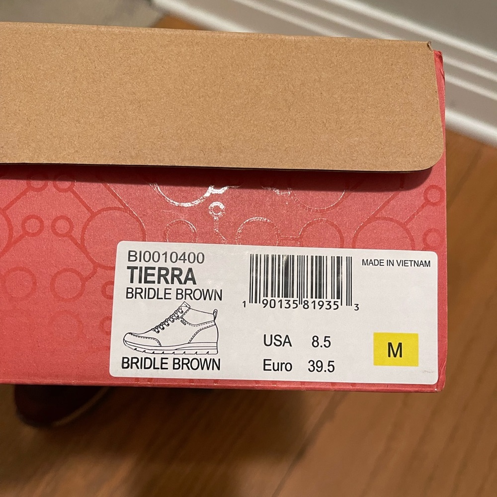 Bionica boots 🥾 NWT - Picture 3 of 6